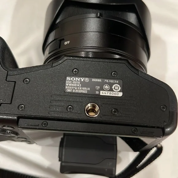 Sony RX10 - Picture 5 of 6